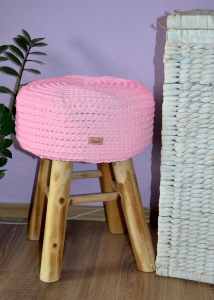 Háčkovaný potah na stoličku Barva: Růžová