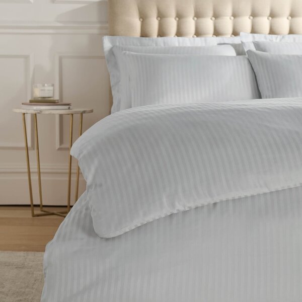 Šedé damaškové povlečení na dvoulůžko/prodloužené 230x220 cm Satin Stripe – Catherine Lansfield