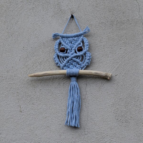 Macramé závěsná dekorace sova - sv. modrá (z bavlny)