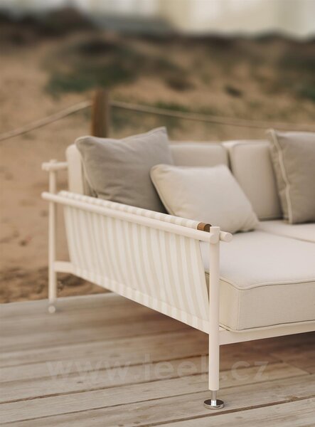 Vondom Relaxační díl levostranný Hamptons, Vondom, 143,3x83,2x75,5 cm, rám hliník, sedáky venkovní látka Group 1B, barevné provedení dle vzorníku