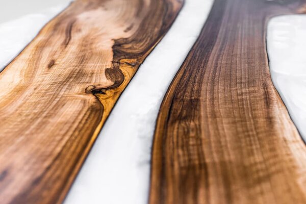 Konferenční stolek 80 x 45 cm - ořech / bílá perleťová epoxidová pryskyřice