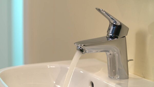 Hansgrohe Logis páková umyvadlová baterie 70 s odtokovou soupravou s táhlem, chrom 71070000