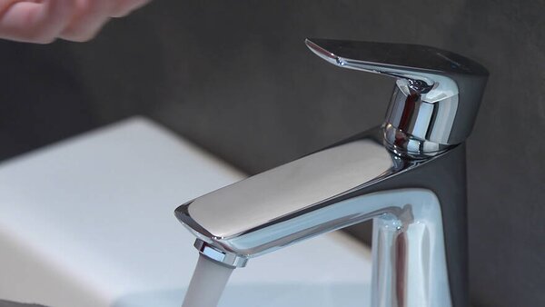 Hansgrohe Talis E Páková umyvadlová baterie 110 s odtokovou soupravou s táhlem, chrom 71710000