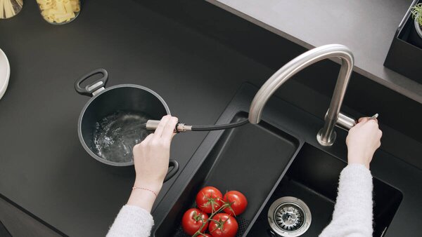 Hansgrohe Talis M54 kuchyňská páková baterie 210, vytahovatelná sprška, 2jet, chrom 72800000
