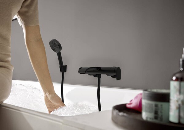 Hansgrohe Vivenis Páková vanová baterie na stěnu, matná černá 75420670