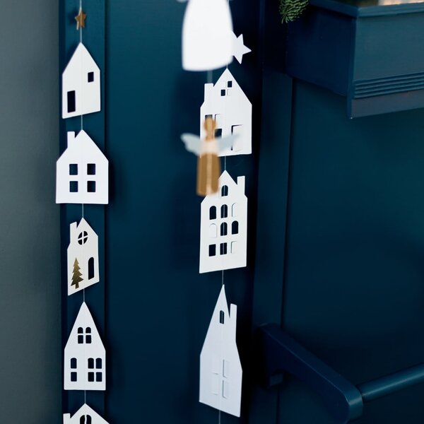 Papírová girlanda Christmas Houses 83,5 cm