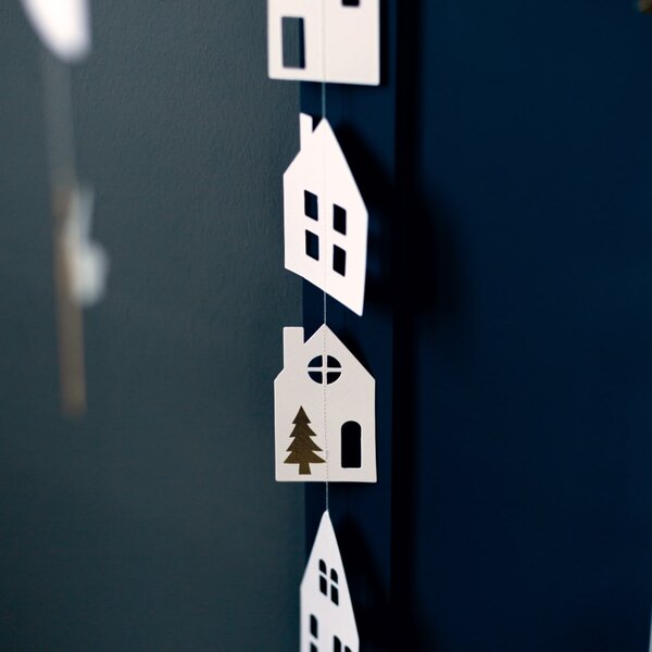 Papírová girlanda Christmas Houses 83,5 cm