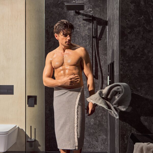 Hansgrohe Pulsify E sprchová sada 100 1jet EcoSmart+ se sprchovou tyčí 90 cm, matná černá 24381670