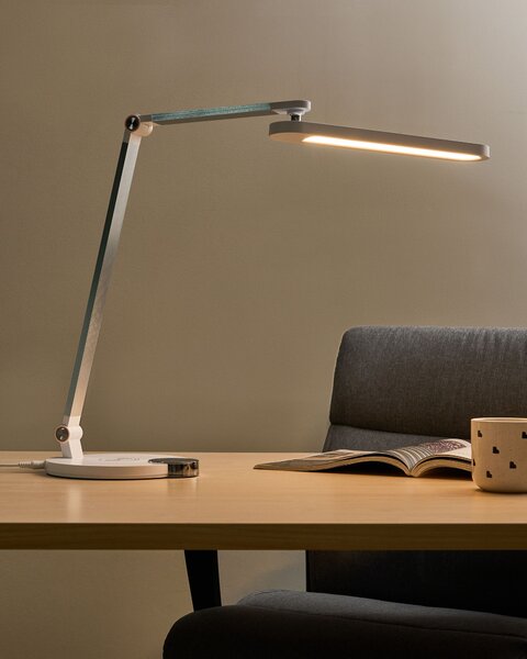 LED stolní lampa CAROY s bezdrátovou nabíječkou Bílá