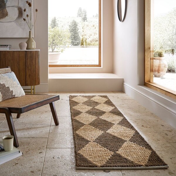 Hnědý/v přírodní barvě ručně tkaný běhoun s příměsí juty 80x230 cm Effie Diamond – Flair Rugs