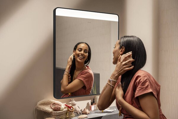 Hansgrohe Xarita Lite Q - Zrcadlo s horizontálním LED osvětlením 700x600 mm s nástěnným vypínačem, bílá matná 54957700