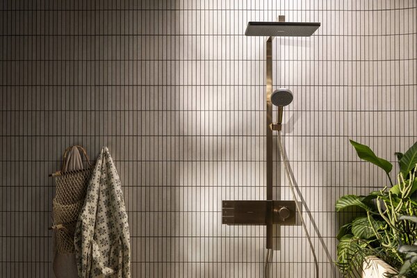 Hansgrohe Raindance Alive Q - Showerpipe 210/340 2jet s termostatem ShowerSelect Comfort, kartáčovaný bronz 24590140