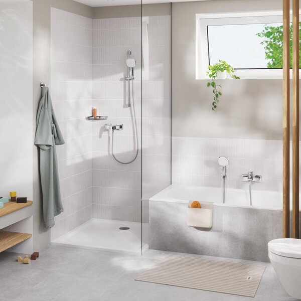 GROHE Cubeo Professional - Páková sprchová baterie na zeď, chrom 1018240000