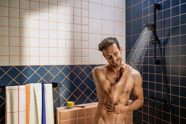 Hansgrohe Activera Select S - Sprchová souprava 95 2jet s tyčí 650 mm, EcoSmart, černá matná 28044670
