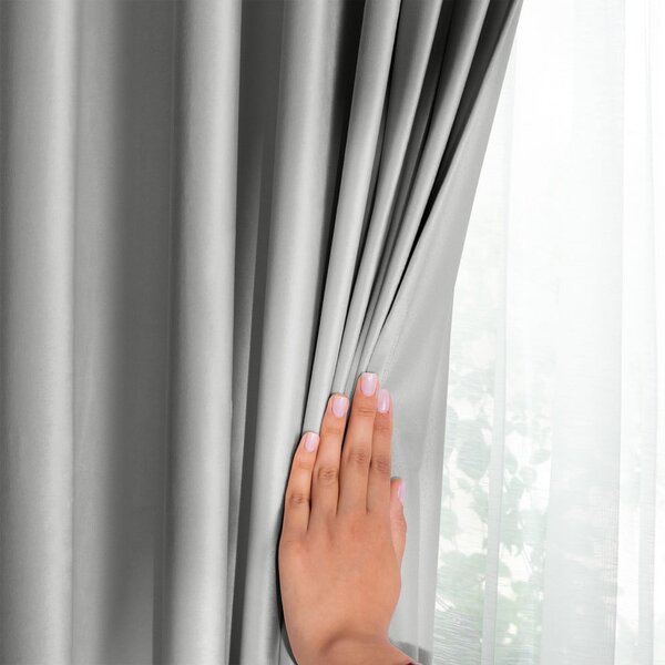 Světle šedý sametový dimout závěs 140x245 cm Eyelets – Restilo
