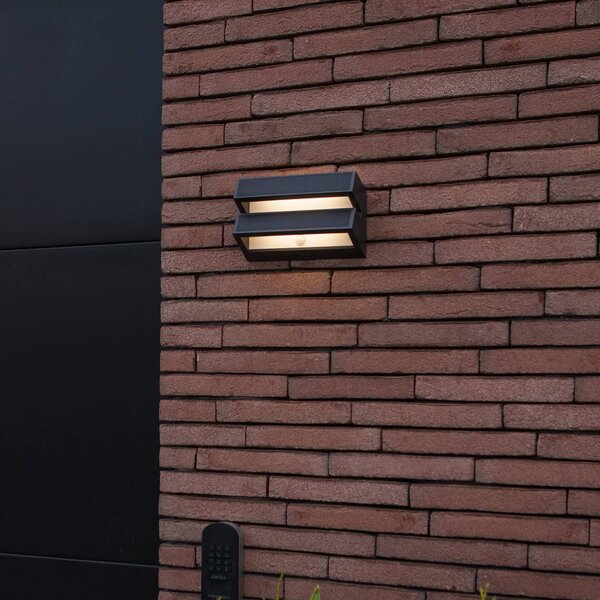 LUTEC LED solární venkovní nástěnné svítidlo BARLO, tmavě šedá, 21 cm, senzor, IP54, Hliník / šedá / zinek, Plast, Moderní