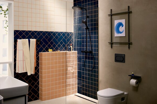 Hansgrohe Activera S - Sprchový systém Showerpipe 240 1jet se sprchovou tyčí Varia s termostatem Ecostat Fine, EcoSmart, černá matná 28078670