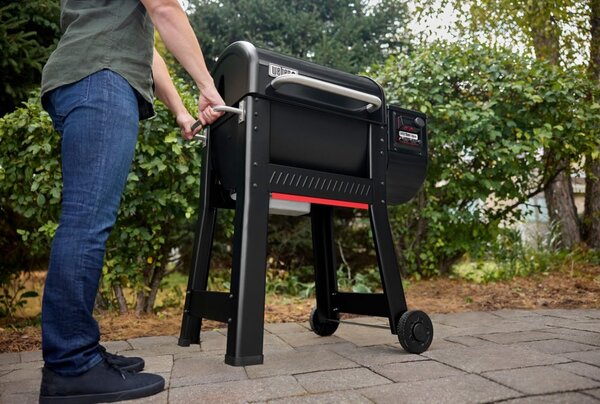 Weber Peletový gril Smoque