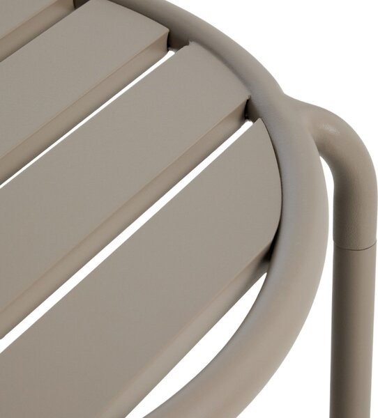 Kave Home Béžový kovový zahradní stolek Joncols 60 cm