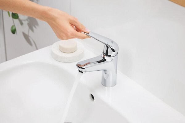 GROHE Swift - Páková umyvadlová baterie, velikost S, chrom 24316001