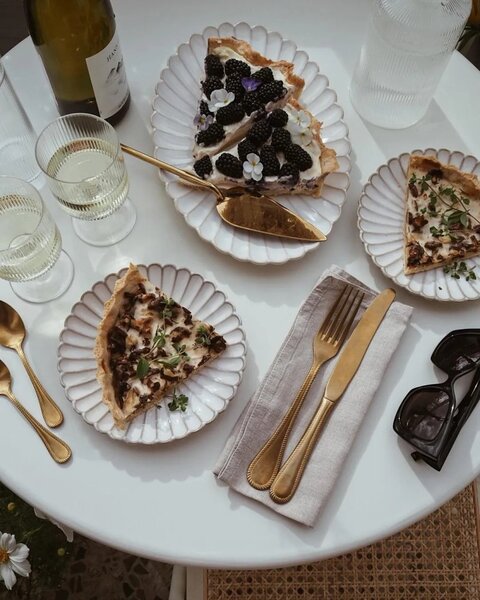Velká porcelánová mísa Chryzantéma béžová 25 cm