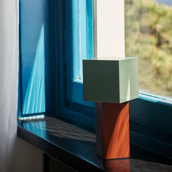 &Tradition ddesignové stolní lampy Pivot