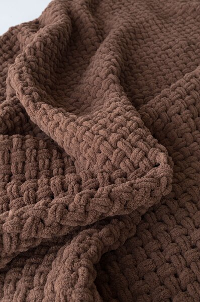 Deka Knittingly hnědá Ručně pletená deka 130/170