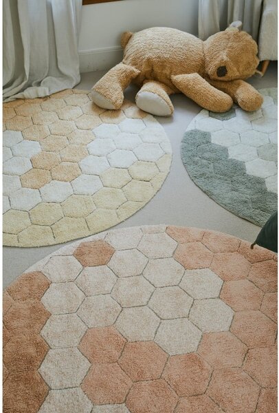 Světle růžový pratelný ručně tkaný bavlněný kulatý koberec ø 140 cm Honeycomb Rose – Lorena Canals