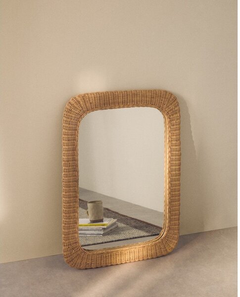 Nástěnné zrcadlo s ratanovým rámem 58x79 cm Zilna – Kave Home