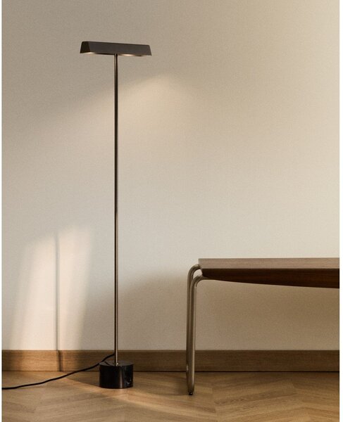 Černá stojací lampa (výška 121 cm) Lynor – Kave Home