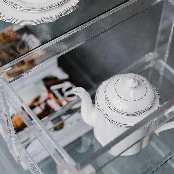 Bílá konvice na čaj z kostního porcelánu 1,3 l Odette – S|P Collection