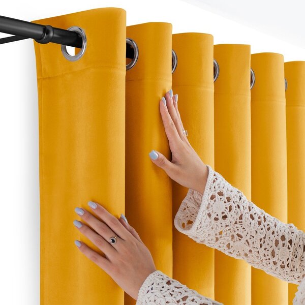 Sametový dimout závěs v hořčicové barvě 140x250 cm Velto – Filumi