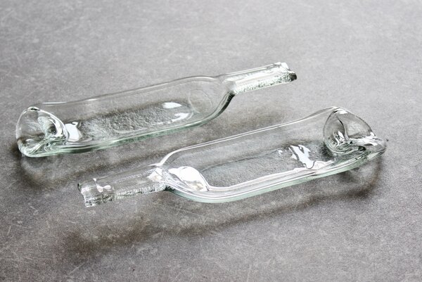 BDK-GLASS Servírovací tác z lehané skleněné láhve - čirá