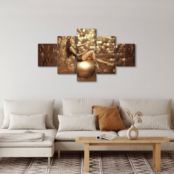 Obraz ženy ve zlaté místnosti (125x70 cm)