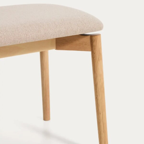 Kave Home Dřevěná lavice Evera 122 cm s čalouněným sedákem
