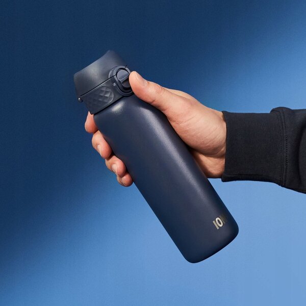 Láhev na vodu z nerezové oceli Ion8 600 ml šedá