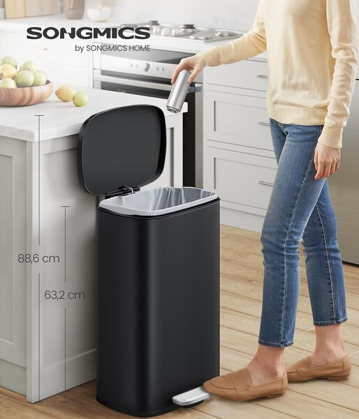 SONGMICS Odpadkový koš Doro 50 L černý