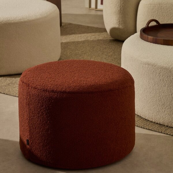 Terakotově červený bouclé taburet Kave Home Kaeli 60 cm