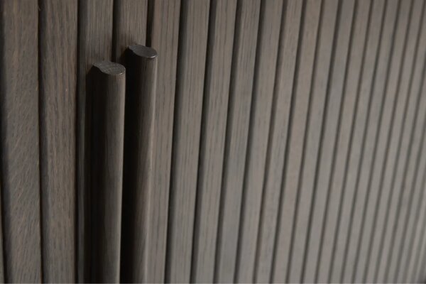 Unique Furniture Tmavá dubová komoda Enna 165 x 45 cm s keramickou deskou