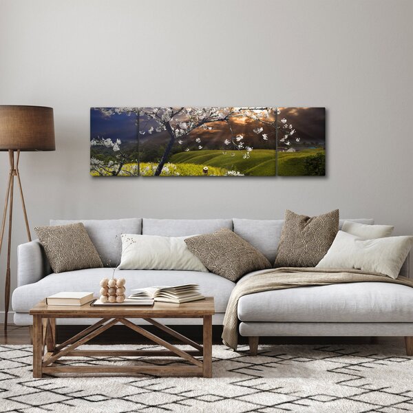 Obraz - Rozkvetlý strom v krajině (170x50 cm)