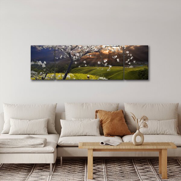 Obraz - Rozkvetlý strom v krajině (170x50 cm)