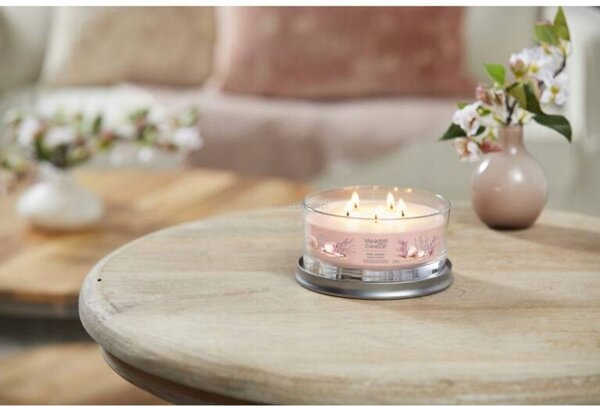 Sójová vonná svíčka PINK SANDS Yankee Candle 1 ks