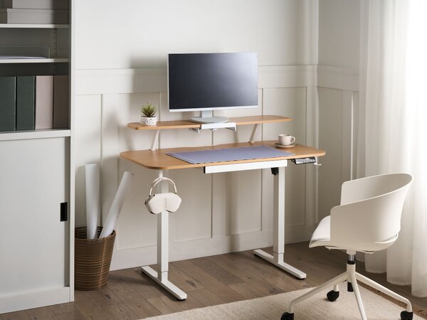Elektricky výškově nastavitelný pracovní stůl WILBANKS Světle hnědá/Bílá 120 cm 60 cm s USB portem
