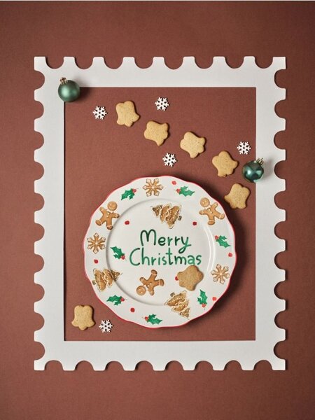 Sinsay - Vánoční keramický talíř s nápisem Merry Christmas - vícebarevná