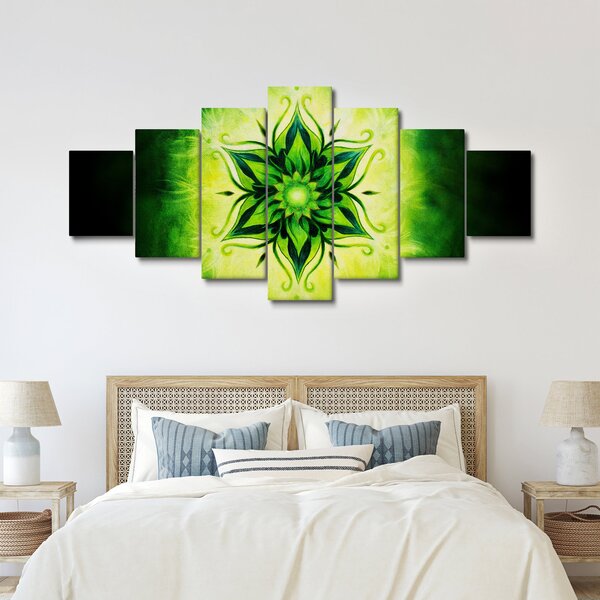Obraz - Květinová mandala v zeleném pozadí (210x100 cm)