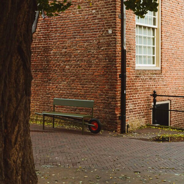Weltevree designové zahradní lavice Wheelbench Aluminum