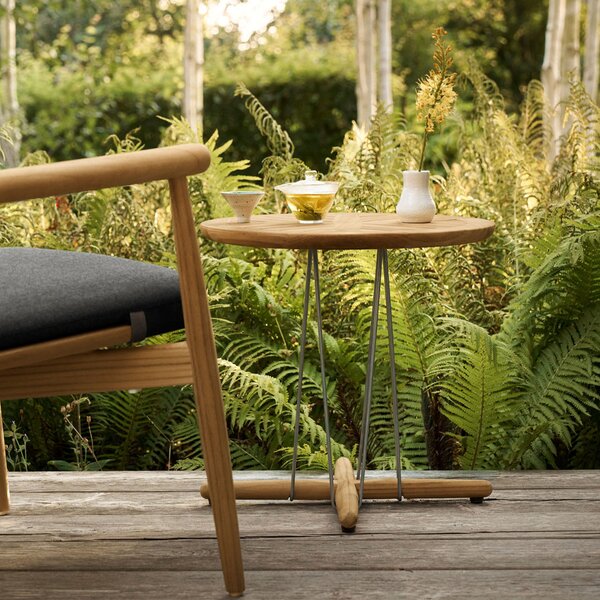 Carl Hansen designové zahradní odkládací stolky Embrace Lounge Table (48Ø cm)