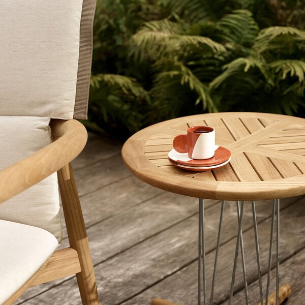 Carl Hansen designové zahradní odkládací stolky Embrace Lounge Table (48Ø cm)