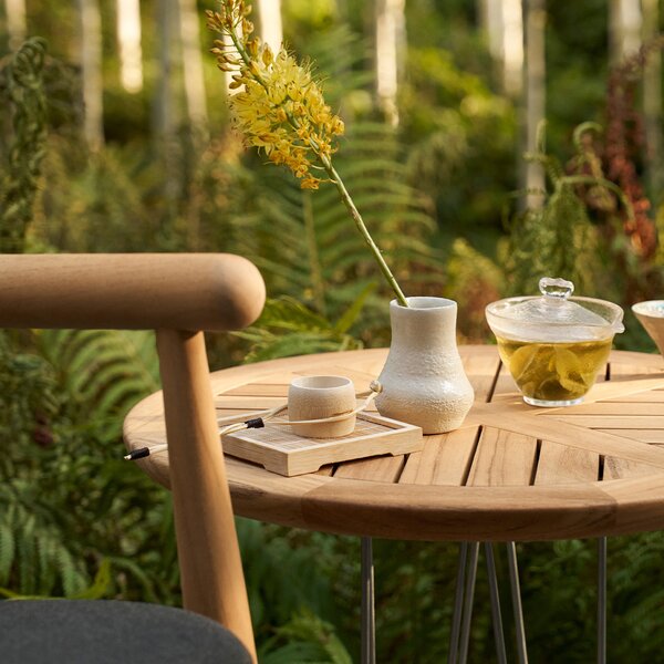 Carl Hansen designové zahradní odkládací stolky Embrace Lounge Table (48Ø cm)