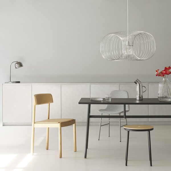 Normann Copenhagen designová závěsná svítidla Coil Lamp (90 x 56.5 cm)